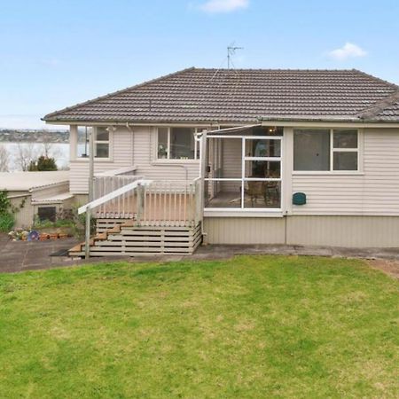 Kiwi Holiday Home With A View Оукланд Екстериор снимка